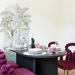 Katie\'S Apartment